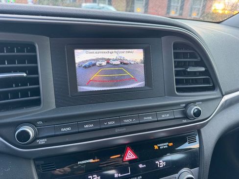 Used 2020 Hyundai Elantra SE w/ Cargo Package (C1) FWD image 11