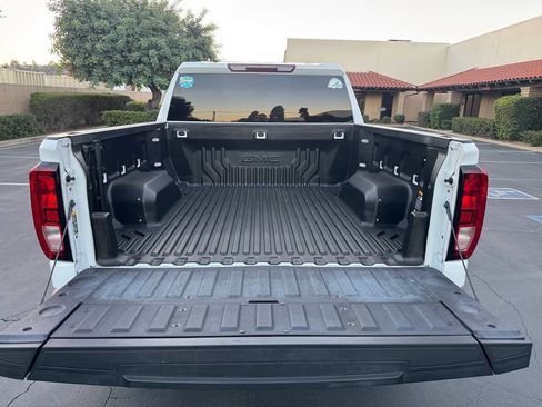 Used 2024 GMC Sierra 1500 Elevation image 10