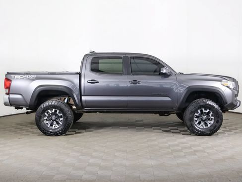 Used 2016 Toyota Tacoma TRD Off-Road w/ Towing Package AWD/4WD image 16