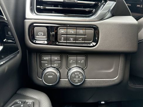 New 2026 GMC Yukon Denali AWD/4WD image 18