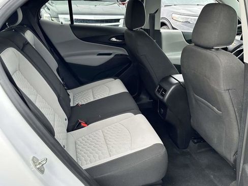Used 2018 Chevrolet Equinox LT image 21
