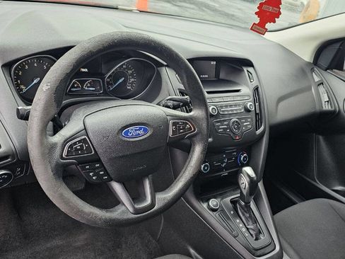Used 2015 Ford Focus SE image 12