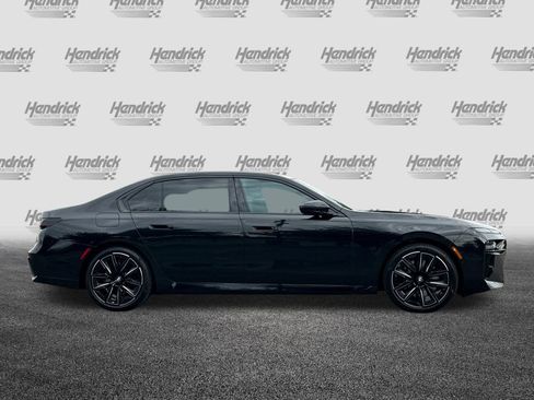 Used 2025 BMW 740i w/ Premium Package image 3