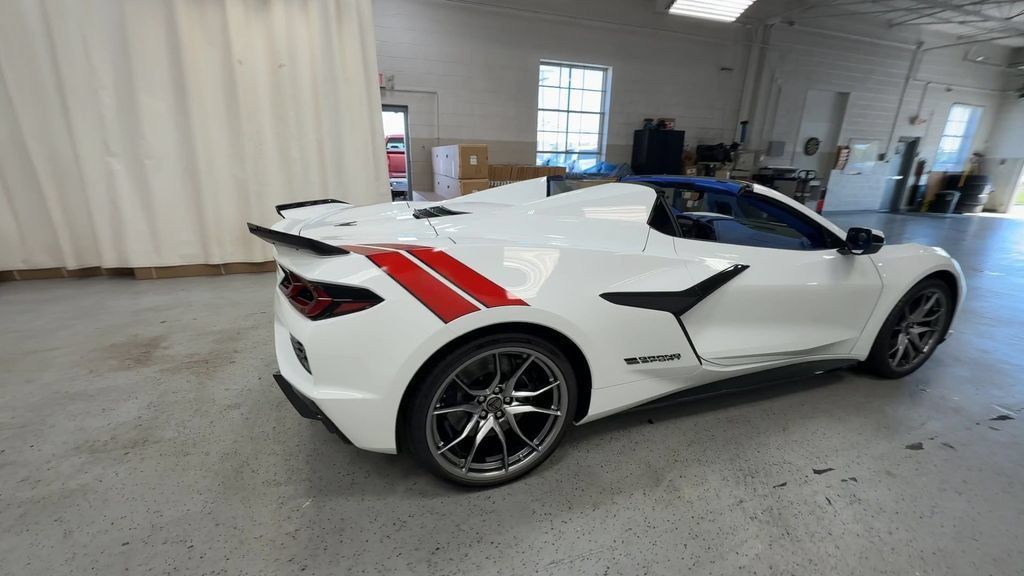 New 2027 Chevrolet Corvette Grand Sport w/ Grand Sport Launch Edition RWD image 8