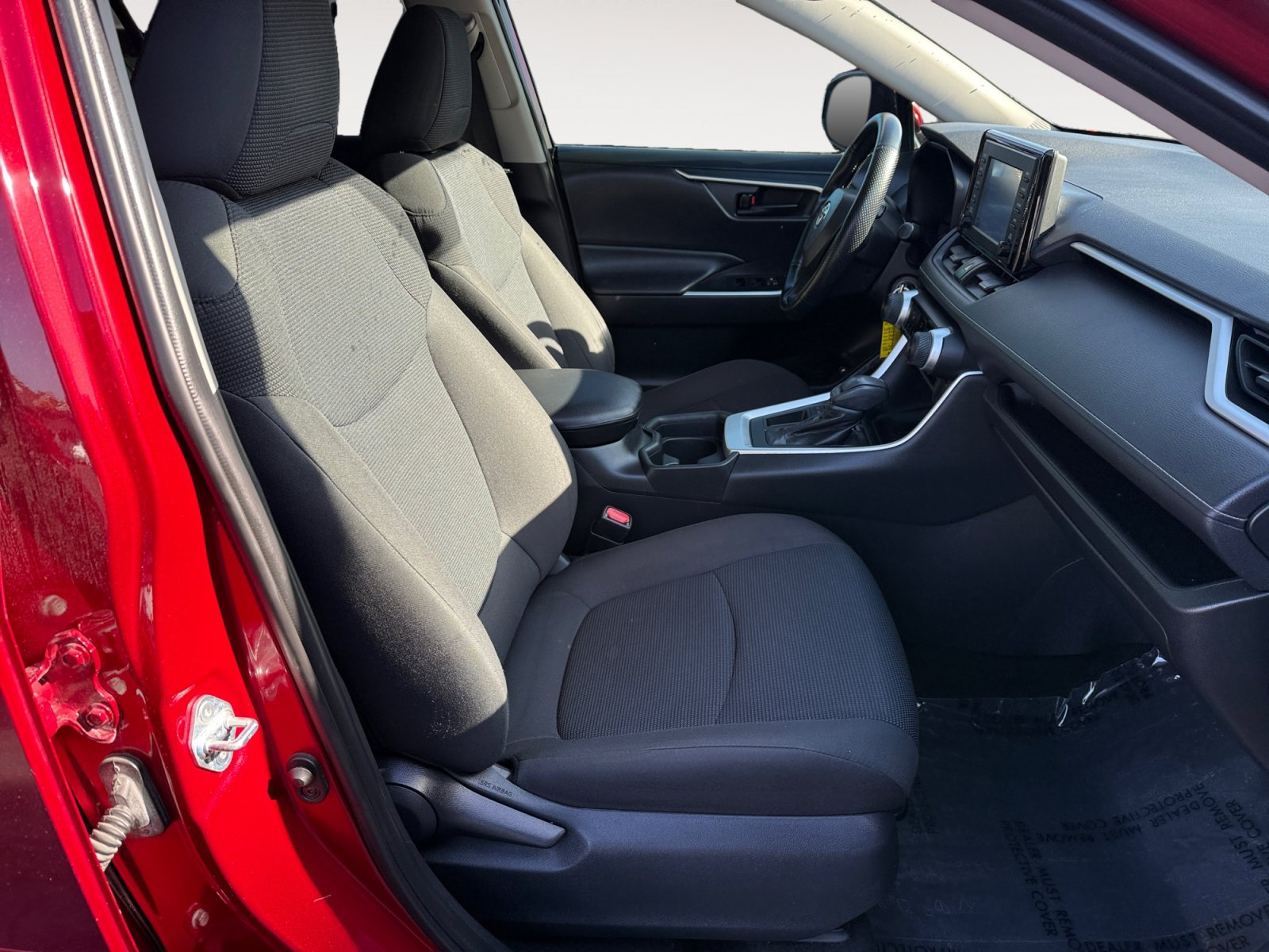 Used 2019 Toyota RAV4 LE w/ Carpet Mat Package FWD image 19