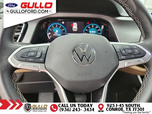 Used 2025 Volkswagen Atlas Cross Sport SE image 23