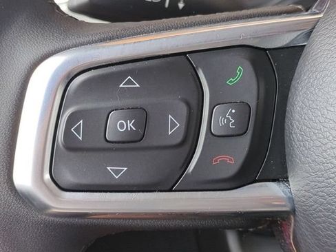 Used 2026 Jeep Wrangler Unlimited Sahara AWD/4WD image 24