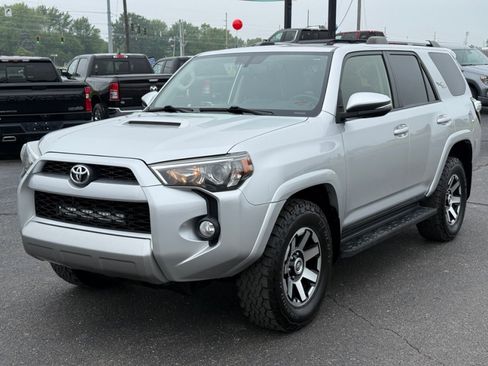 Used 2018 Toyota 4Runner SR5 image 4
