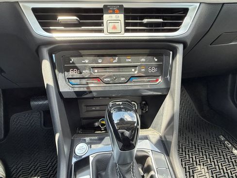 New 2026 Volkswagen Taos SE AWD/4WD image 18