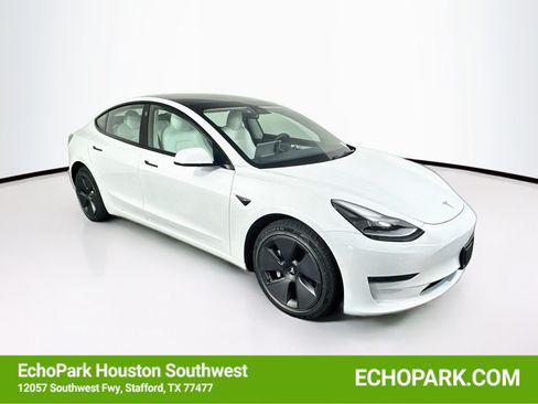 Used 2022 Tesla Model 3 Standard Range Plus RWD image 1