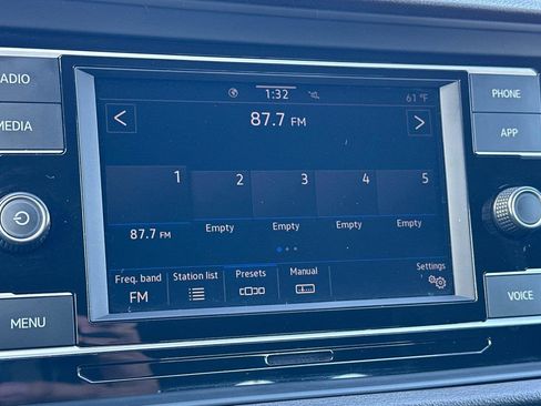 Used 2022 Volkswagen Jetta Sport image 16