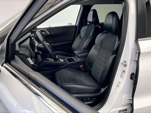 Used 2024 Mitsubishi Outlander SE AWD/4WD image 18