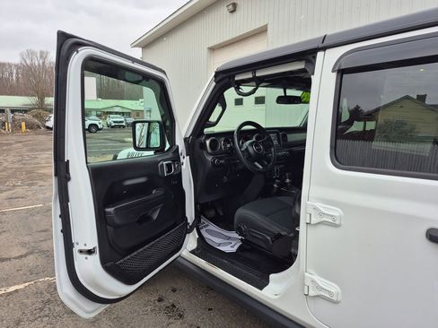 Used 2021 Jeep Wrangler Unlimited Sport image 11