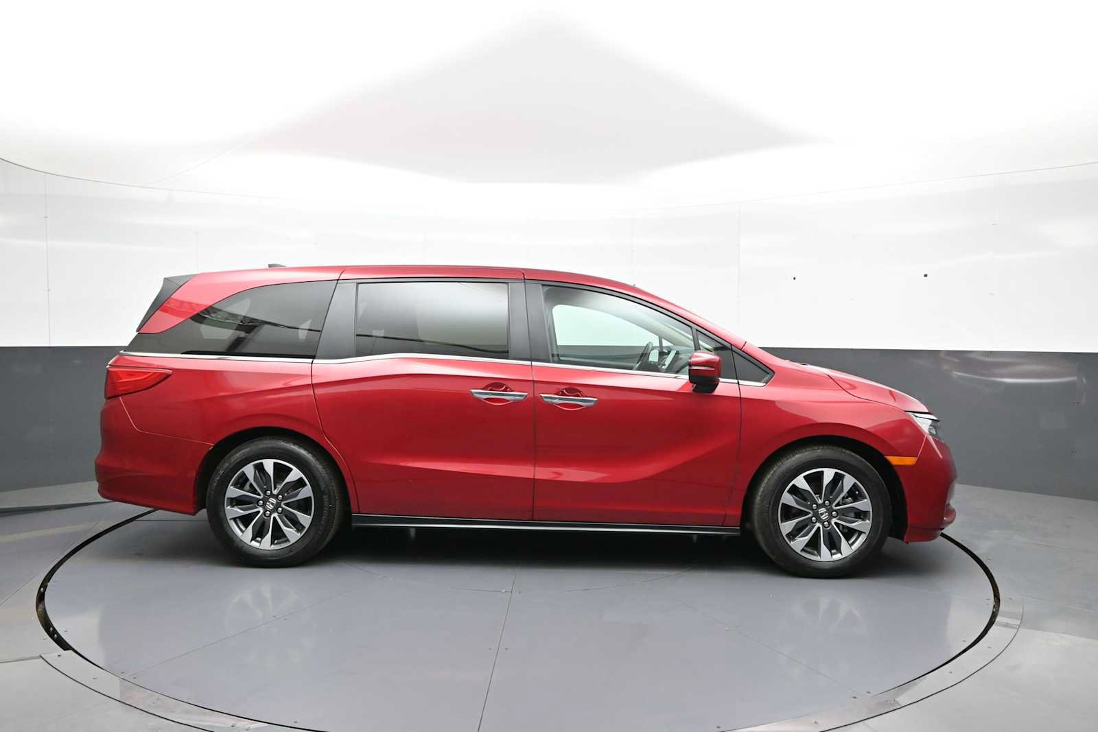 Certified 2024 Honda Odyssey EX-L image 5