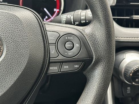Used 2024 Toyota RAV4 XLE FWD image 31