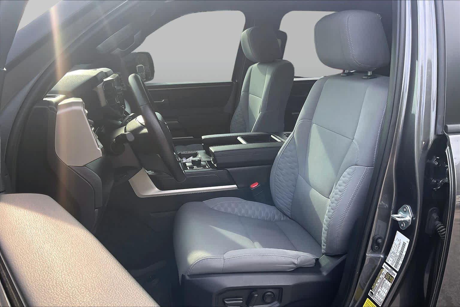Used 2025 Toyota Tundra SR5 AWD/4WD image 8