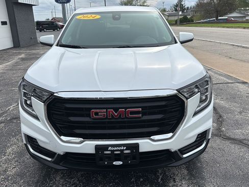 Used 2024 GMC Terrain SLE image 5