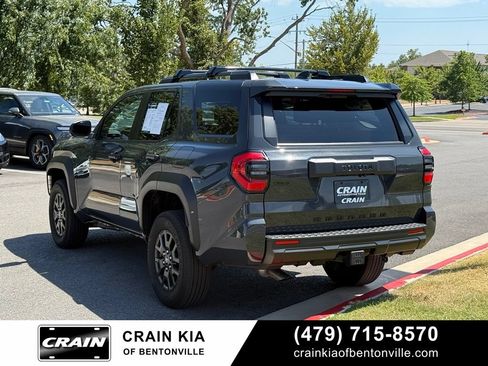 Used 2025 Toyota 4Runner SR5 AWD/4WD image 5