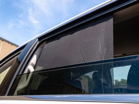 Used 2024 Chrysler Pacifica Touring-L FWD image 13