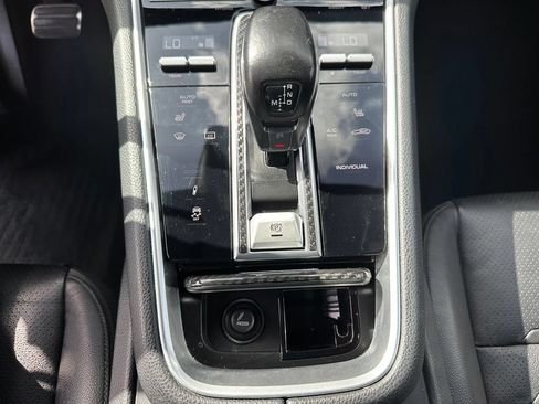 Certified 2018 Porsche Panamera 4 AWD/4WD image 33