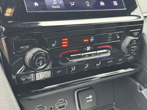 New 2025 Jeep Grand Cherokee L Laredo w/ Luxury Tech Group I AWD/4WD image 5