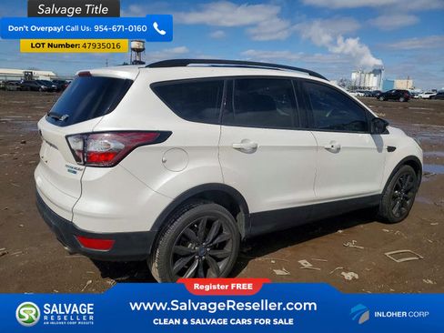 Used 2017 Ford Escape Titanium image 4