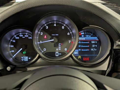 Certified 2025 Porsche Macan image 28