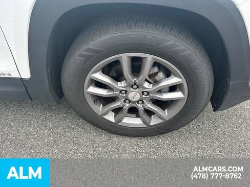 Used 2024 GMC Terrain SLT FWD image 9