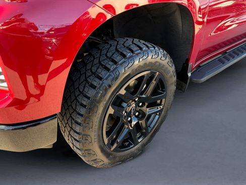 Used 2024 Chevrolet Silverado 1500 LT Trail Boss w/ LT Trail Boss Premium Package image 9