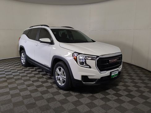 Used 2022 GMC Terrain SLE w/ Driver Convenience Package AWD/4WD image 14