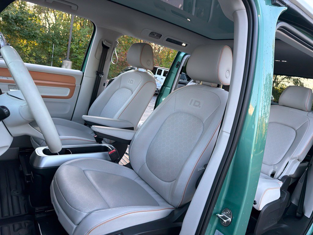 Used 2025 Volkswagen ID. Buzz 1st Edition AWD/4WD image 13