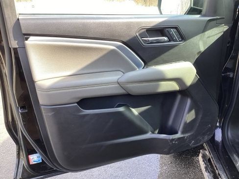 Used 2023 Chevrolet Colorado ZR2 w/ ZR2 Convenience Package III image 17