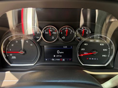 Used 2022 Chevrolet Silverado 2500 LTZ w/ LTZ Convenience Package AWD/4WD image 13