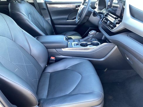 Used 2020 Toyota Highlander Limited Platinum image 11