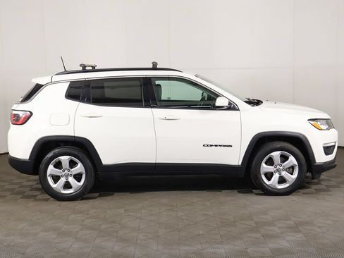 Used 2019 Jeep Compass Latitude FWD image 15