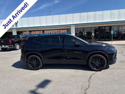 Used 2023 Chevrolet Blazer LT FWD image 2