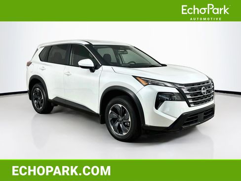 Used 2024 Nissan Rogue SV FWD image 1