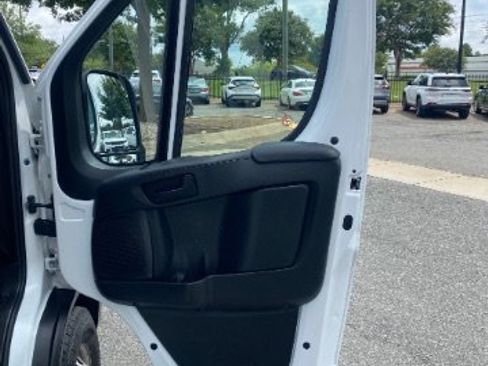 Used 2025 RAM ProMaster 2500 FWD image 10