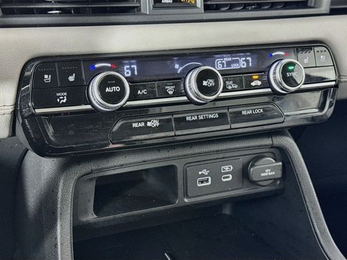 Certified 2025 Honda Pilot Elite image 16