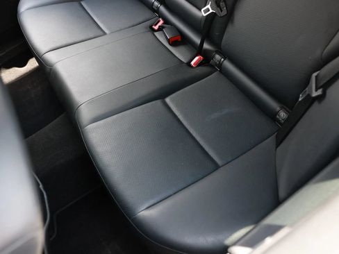 Used 2011 Mercedes-Benz GLK 350 2WD image 21