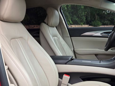 Used 2018 Lincoln MKZ Reserve FWD image 29