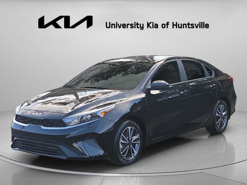 Used 2023 Kia Forte LXS FWD image 3