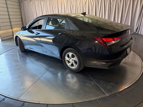 Used 2023 Hyundai Elantra SE FWD image 7