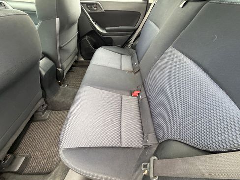 Used 2015 Subaru Forester 2.5i w/ Alloy Wheel Package image 29