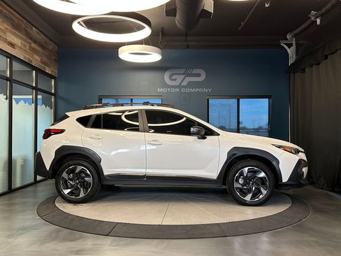 Used 2024 Subaru Crosstrek 2.5i Limited w/ Crosstrek Mirror Package AWD/4WD image 2
