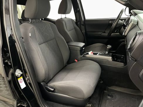 Used 2019 Toyota Tacoma TRD Off-Road AWD/4WD image 37