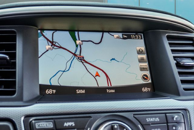 Used 2019 Nissan Pathfinder SL FWD image 17
