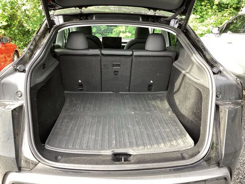 Used 2026 Tesla Model Y 2WD image 3