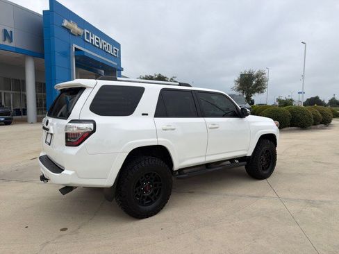 Used 2022 Toyota 4Runner SR5 Premium w/ Moonroof Package RWD image 18