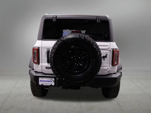 Used 2022 Ford Bronco Wildtrak image 4